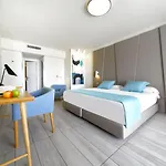 Aqua فندق