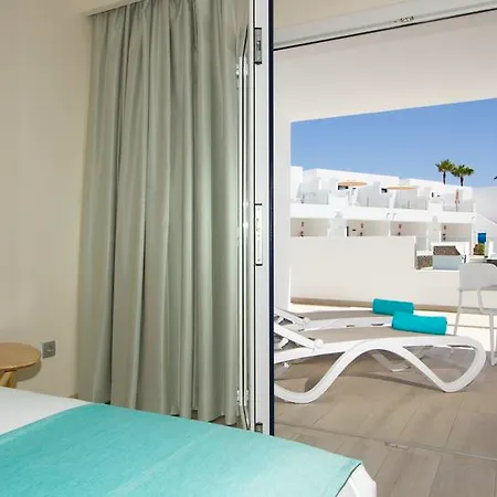 Ξενοδοχείο Aqua 4*
