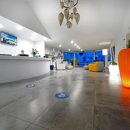 Aqua Hotel 4*